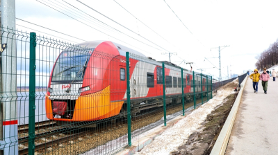 В Петербурге электричка насмерть сбила иностранца