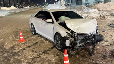 Сотрясение и сломанная ключица: три человека пострадали в ДТП с двумя Toyota в Нижнекамске 12/03/2026 &ndash;