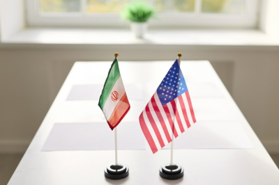 Американист ответил, какую деталь переговоров могут скрыть США и Иран