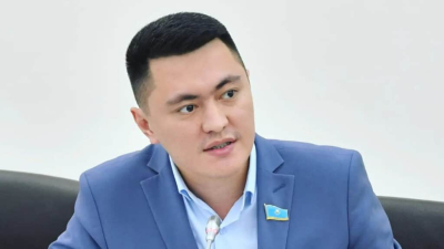 Депутату Даулету Мукаеву стало плохо на правчасе МВД