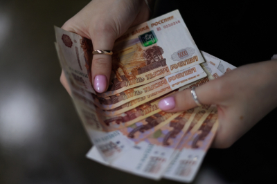 Татарстан включили в топ регионов с самым высоким ростом зарплат в январе