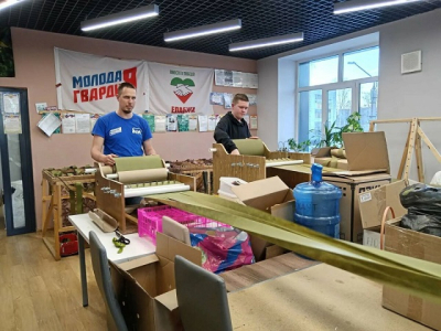 Студенты из Елабуги начали готовить ткани для маскировочных сетей