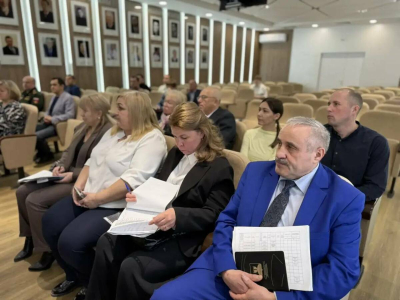 Рәсим Баксиков Биектауда СВОда катнашучыларга ярдәм күрсәтү турында фикер алышуда катнашты