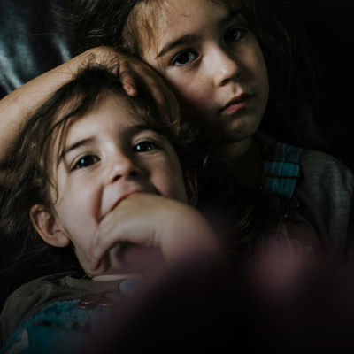 «Чтобы однажды он перестал оглядываться»: Как работают наставники для детей-сирот в Казахстане