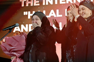 Сестра Рамзана Кадырова стала обладательницей премии Halal Business Woman в Казани