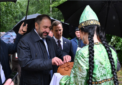 Песошин поблагодарил сельчан за труд и вклад в процветание Татарстана